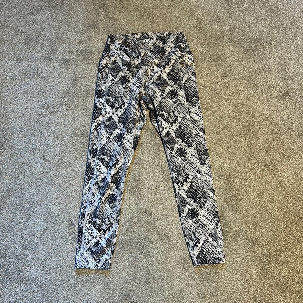 PINK Cropped Leggings